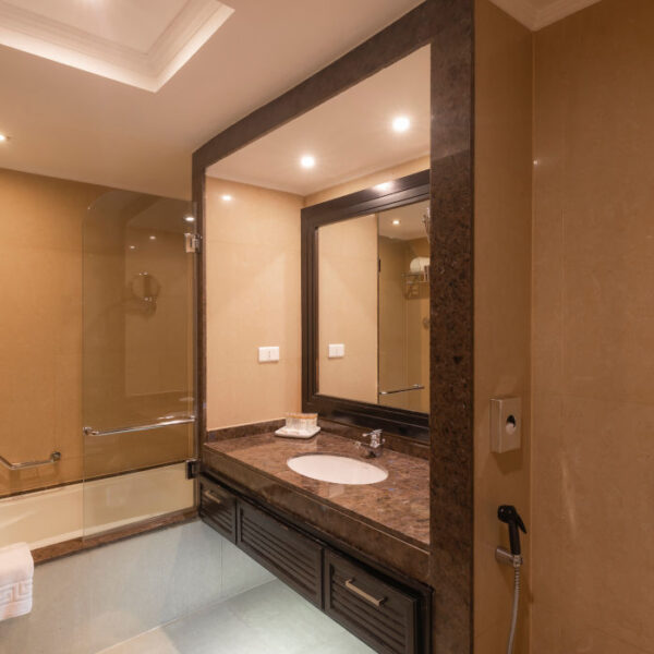 Stella Di Mare Beach Hotel and Spa Sharm El Sheikh Deluxe Room Bathroom