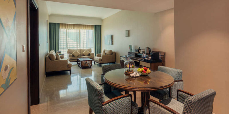 Stella Di Mare Dubai Marina Deluxe Suite City View Living Room